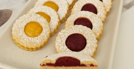 Linzer keksi domaci prhki kolacici s pekmezom