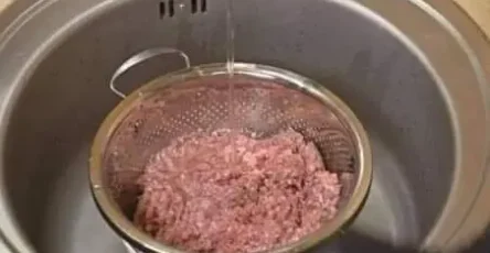 Faut il laver la viande hache avant de la cuire.jpg