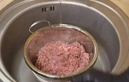 Faut il laver la viande hache avant de la cuire.jpg